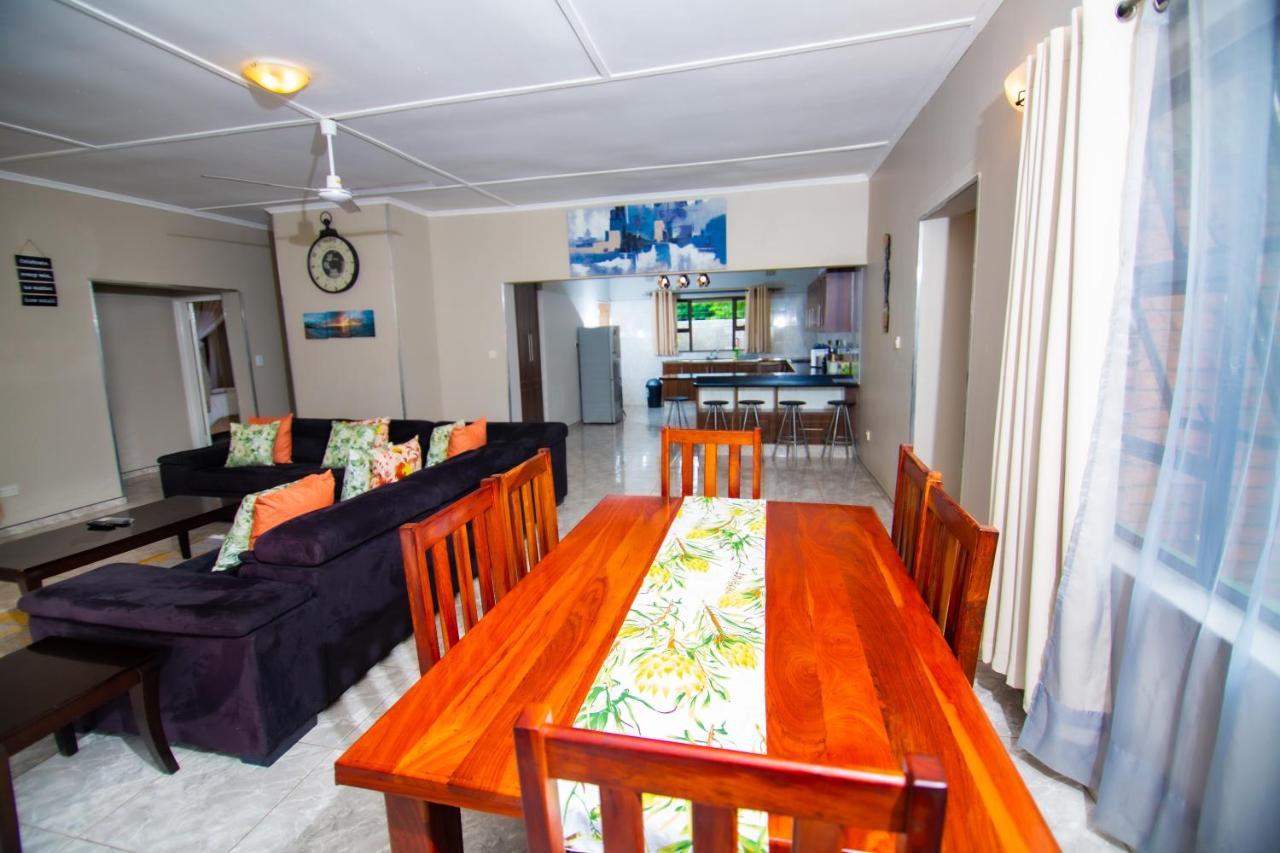 מפלי ויקטוריה Dzimbahwe Guest Lodge מראה חיצוני תמונה