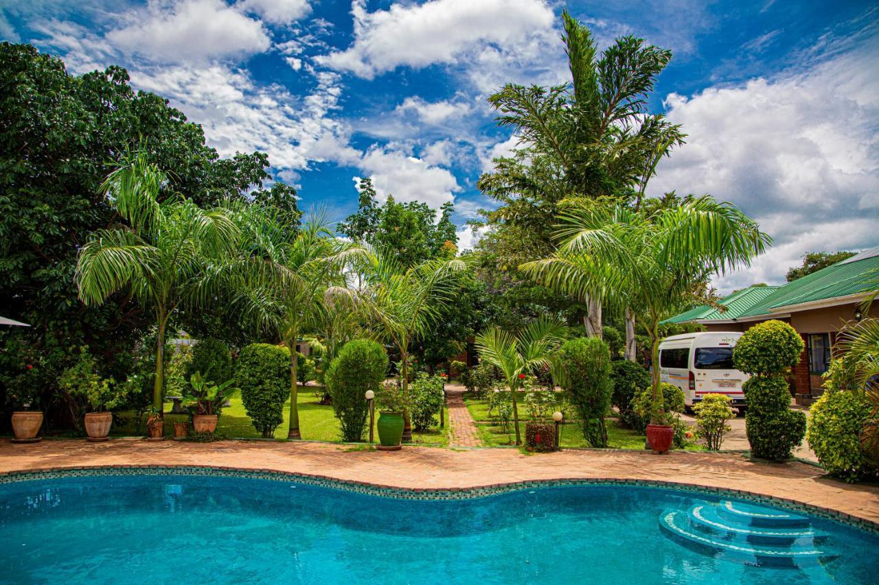 מפלי ויקטוריה Dzimbahwe Guest Lodge מראה חיצוני תמונה